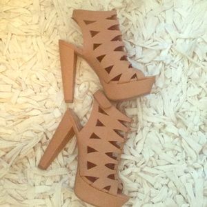 Tan Bombshell Heeled sandals💫